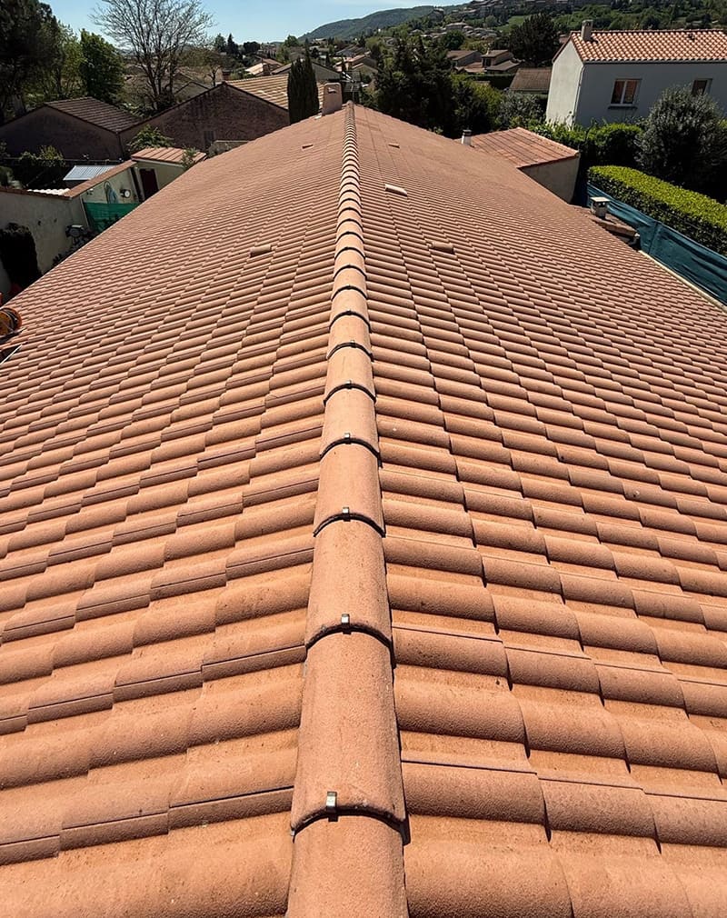 Toiture-apres-nettoyage-et-traitement